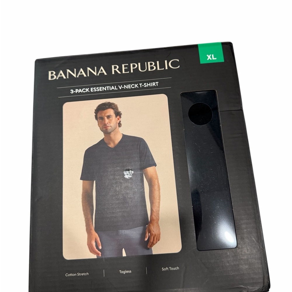 Banana Republic Men’s Black V-Neck T-Shirt - XL
